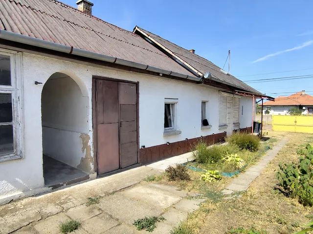 Eladó ház Tápióbicske, Rákóczi út 80 nm