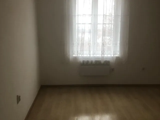 Eladó lakás Lábatlan, Cementgyári lakótelep 19. 34 nm