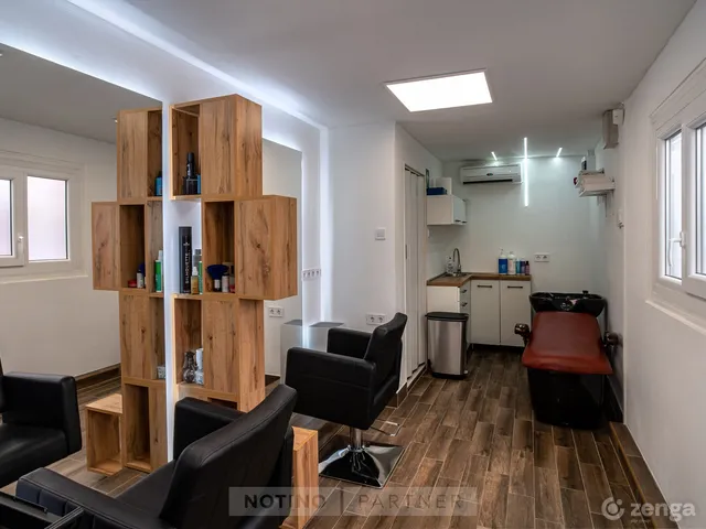 Eladó kereskedelmi és ipari ingatlan Debrecen, Belváros 18 nm