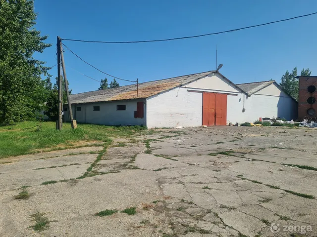 Eladó kereskedelmi és ipari ingatlan Kiskunfélegyháza 1836 nm