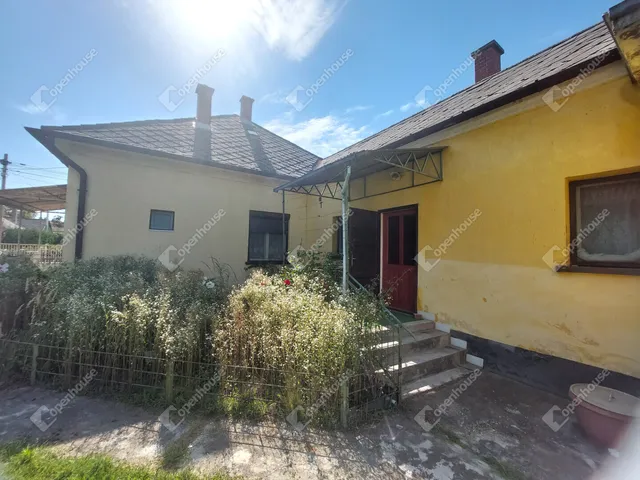 Eladó ház Bábolna 100 nm