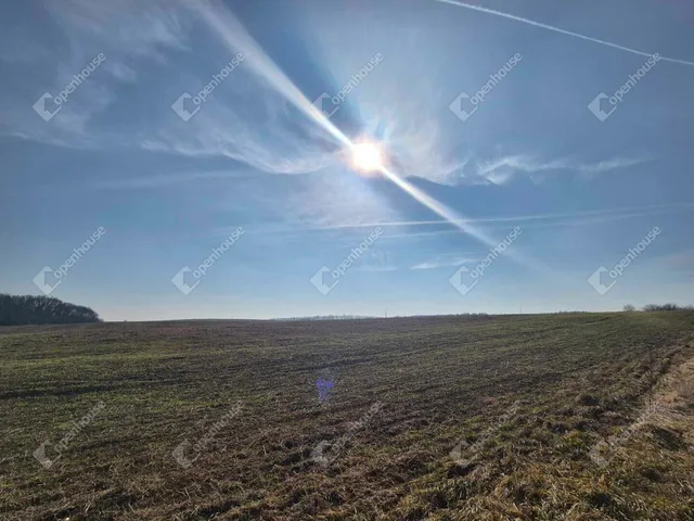 Eladó telek Pécel 840 nm