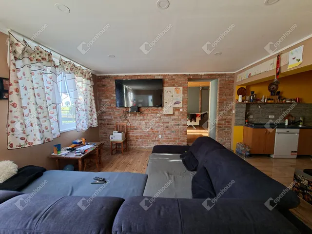 Eladó ház Hetes 127 nm