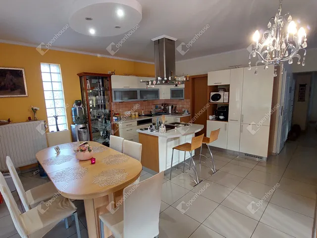 Eladó ház Tatabánya, Kertváros 241 nm