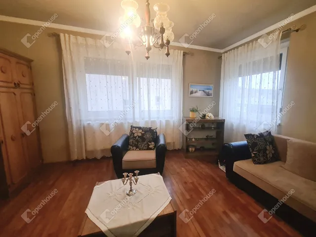 Eladó ház Nyúl 130 nm