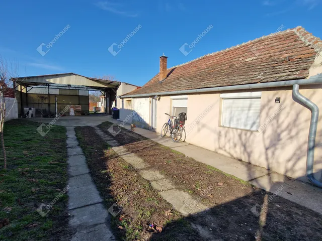 Eladó ház Bana 92 nm