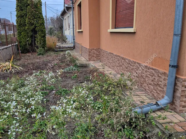 Eladó ház Tápiószentmárton 82 nm