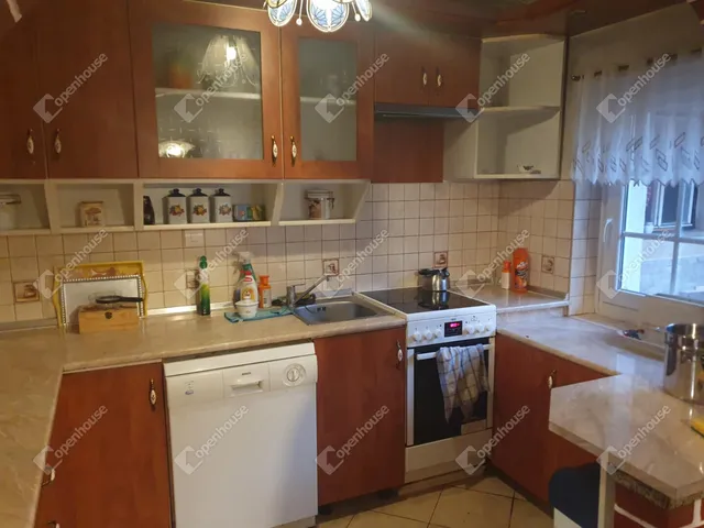 Eladó ház Vértessomló 250 nm