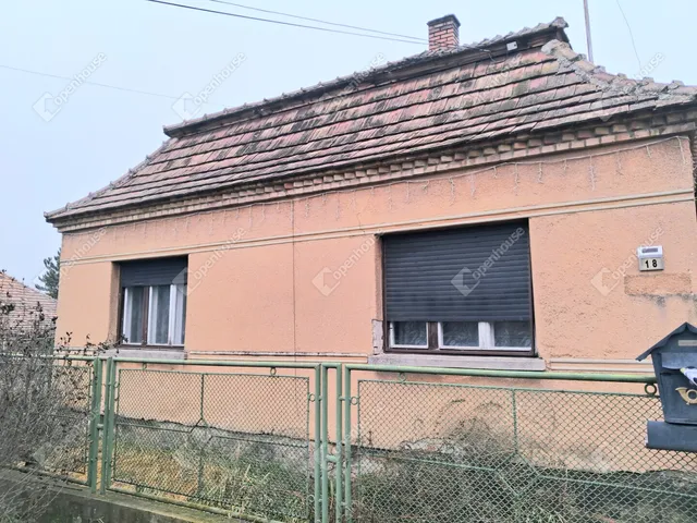 Eladó ház Ács 74 nm