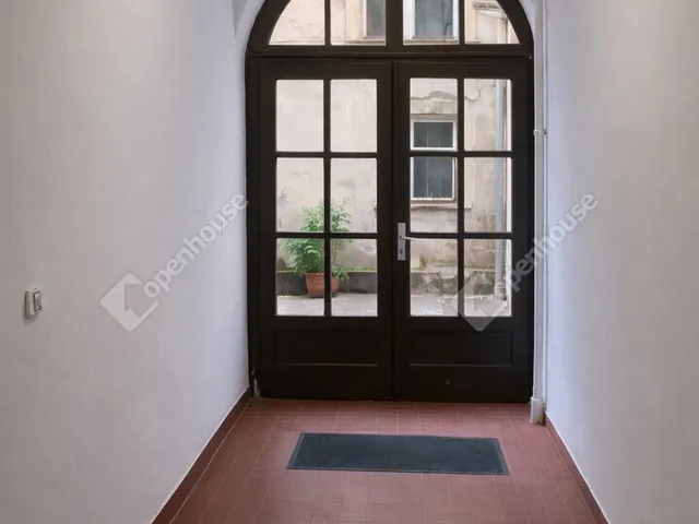 Eladó lakás Sopron, Belváros 33 nm