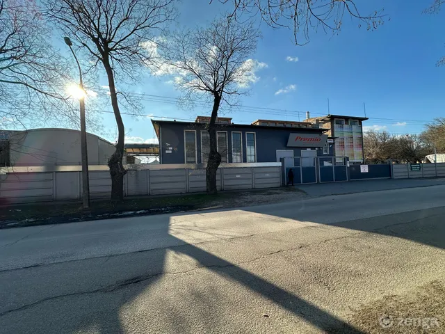 Eladó kereskedelmi és ipari ingatlan Kecskemét, Kossuthváros 2950 nm