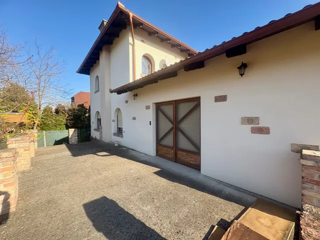 Eladó ház Felsőlajos 140 nm