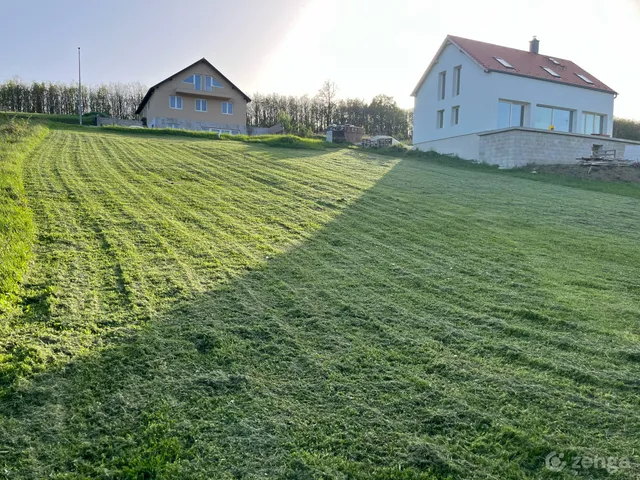 Eladó telek Eplény 811 nm