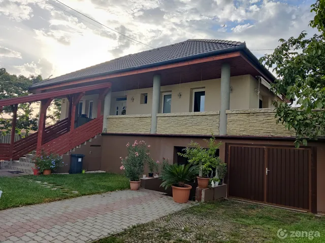 Eladó ház Szigethalom, Vasúton túli rész 150 nm