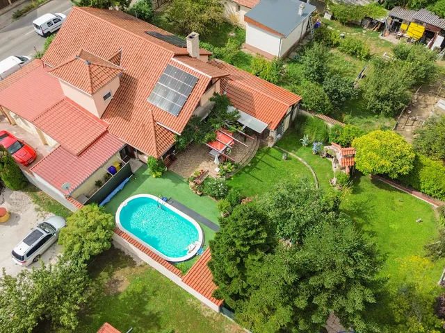 Eladó ház Budakalász 310 nm