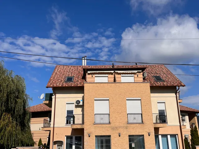 Eladó kereskedelmi és ipari ingatlan Telki 117 nm