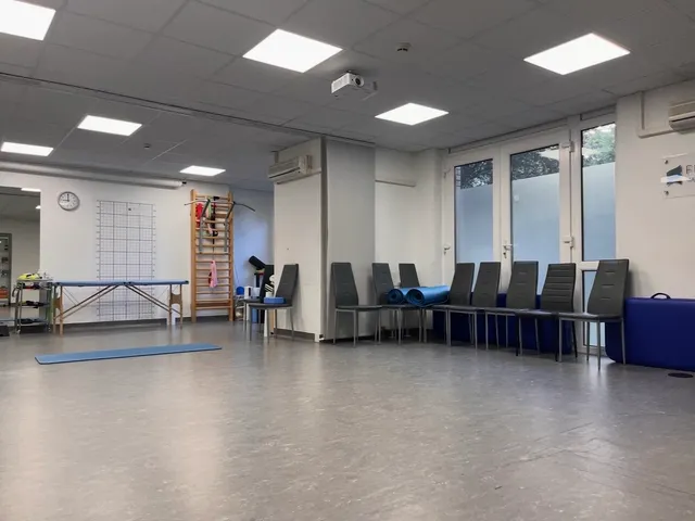 Kiadó kereskedelmi és ipari ingatlan Budapest XI. kerület, Nádorkert 226 nm