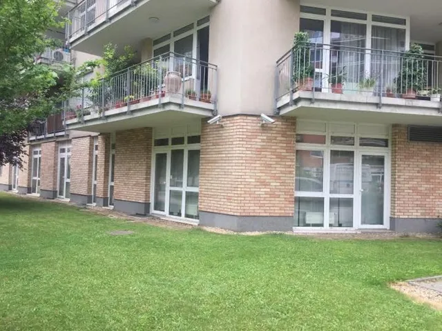 Eladó kereskedelmi és ipari ingatlan Budapest XI. kerület, Nádorkert 180 nm