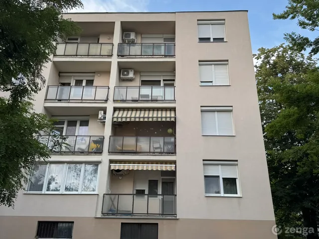 Eladó lakás Tatabánya, Béla Király körtér 47 54 nm