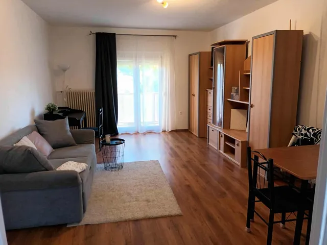 Kiadó lakás Pécs, Uránváros 54 nm