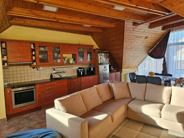 Kiadó lakás Pécs, Belváros 104 nm