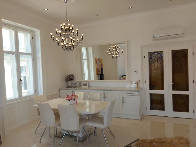 Eladó lakás Pécs, Belváros 101 nm