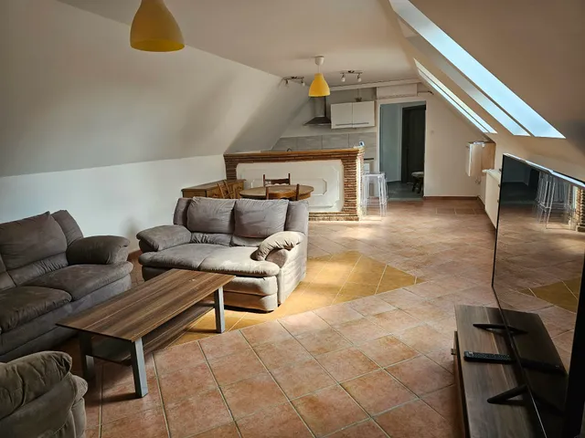 Kiadó lakás Pécs, Egyetemváros 88 nm