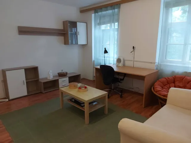 Kiadó lakás Pécs, Belváros 37 nm