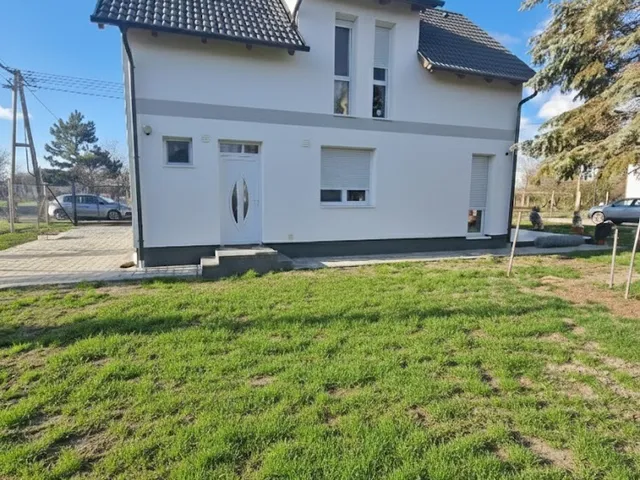 Eladó ház Szeged, Tápéi kiskertek 91 nm