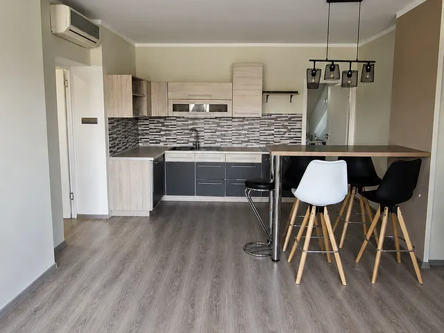 Eladó lakás Szeged, Móraváros 75 nm