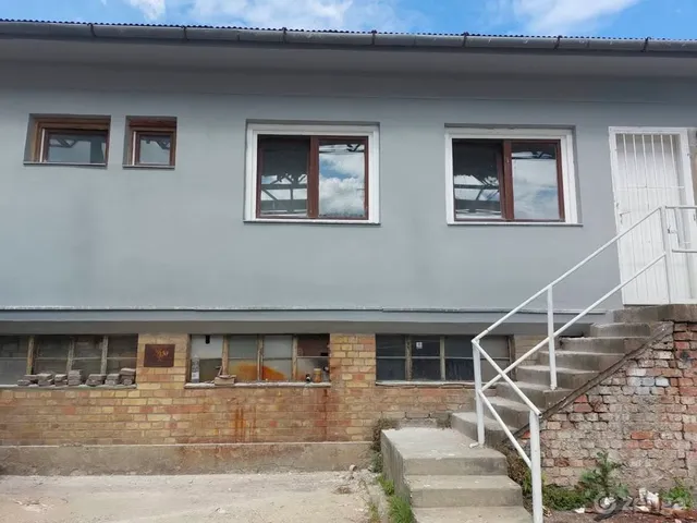 Kiadó kereskedelmi és ipari ingatlan Budapest IV. kerület, Újpest 50 nm