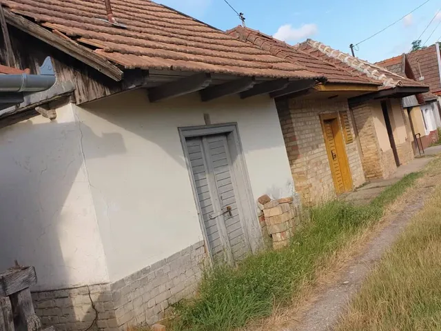 Eladó ház Monor 26 nm