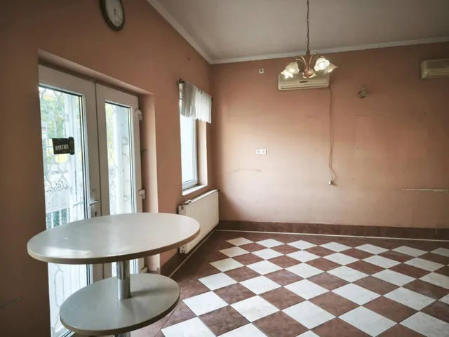 Eladó kereskedelmi és ipari ingatlan Mende 532 nm