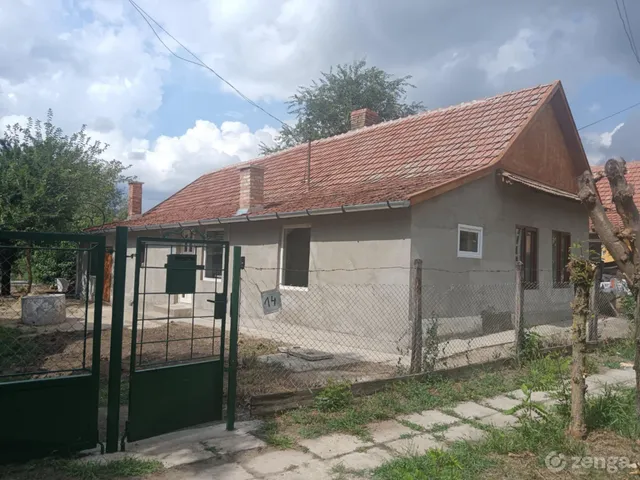 Eladó ház Pély 82 nm