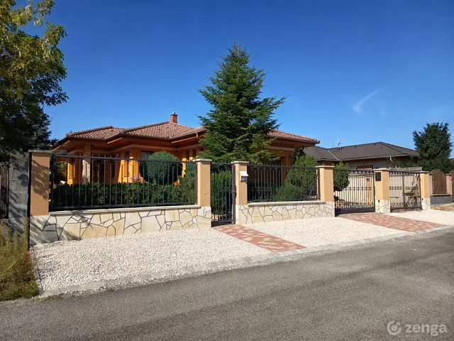 Eladó ház Siófok, Balatonkiliti 169 nm