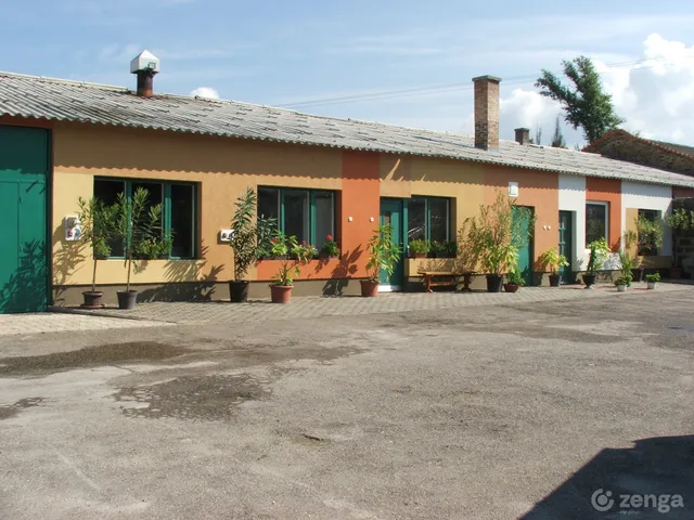 Eladó kereskedelmi és ipari ingatlan Dorog 350 nm