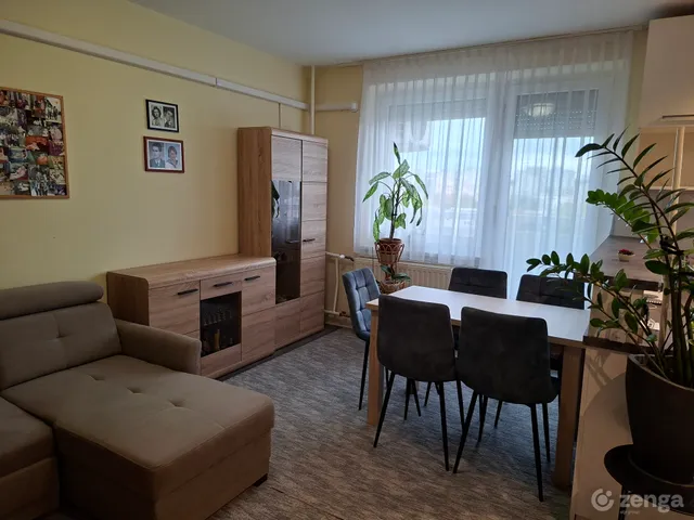 Eladó lakás Veszprém, Újtelep, Damjanich János utca 4 68 nm