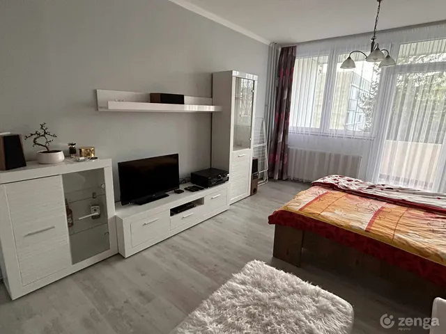 Eladó lakás Kaposvár, Kinizsi-lakótelep 57 nm