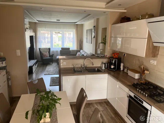 Eladó ház Gyula, Paradicsom 109 nm