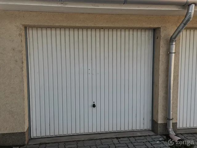 Eladó garázs Szeged, Móraváros 16 nm