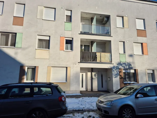 Eladó lakás Győr, Révfalu 53 nm