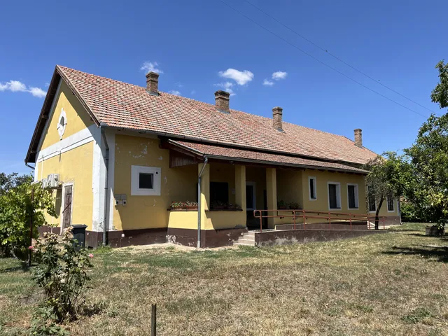 Eladó ház Mezőhegyes 400 nm