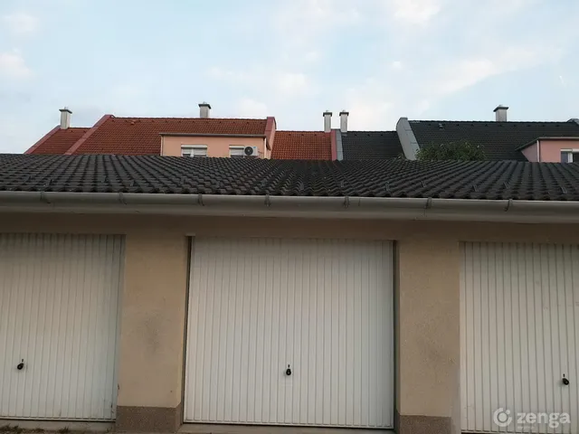 Kiadó garázs Szeged, Móraváros 16 nm