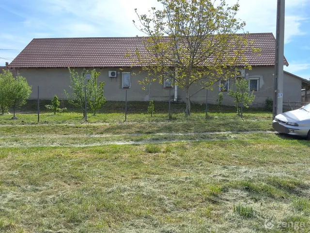 Eladó ház Makád 140 nm