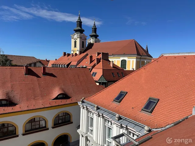 Eladó lakás Székesfehérvár, Belváros 143 nm