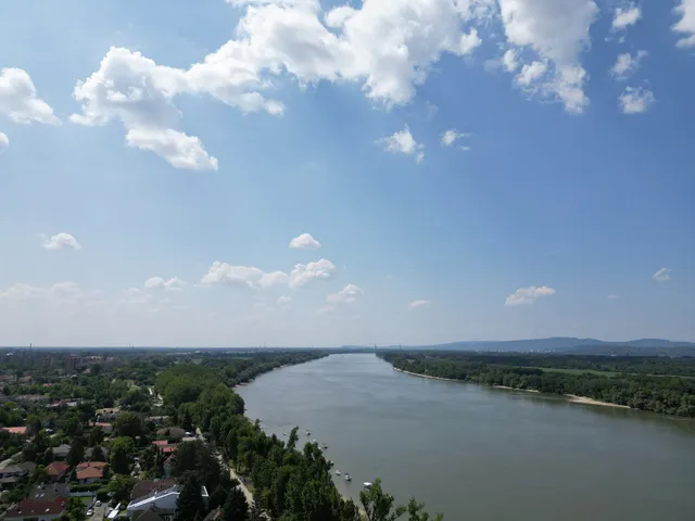 Eladó ház Dunakeszi 300 nm