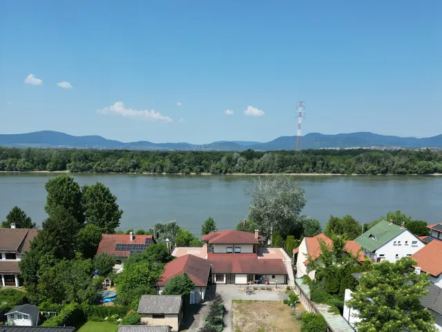 Eladó ház Dunakeszi 300 nm
