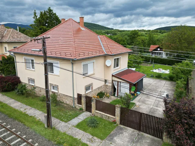 Eladó ház Szokolya 216 nm