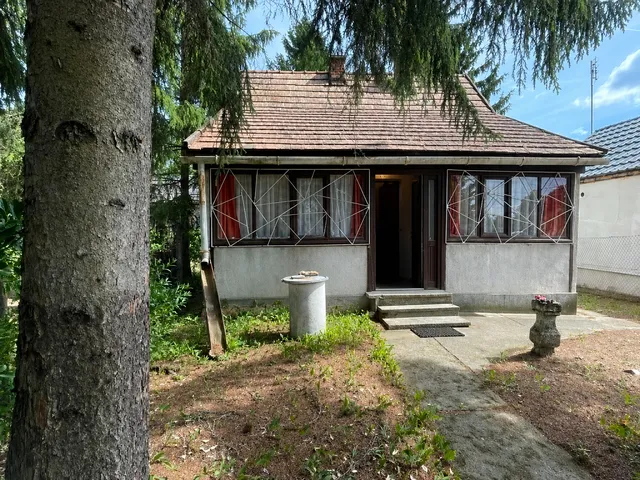 Eladó nyaraló Pilisvörösvár 30 nm
