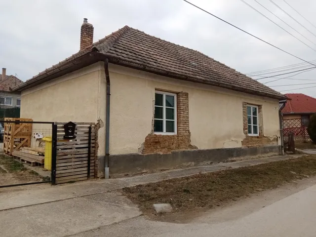 Eladó ház Tab 110 nm